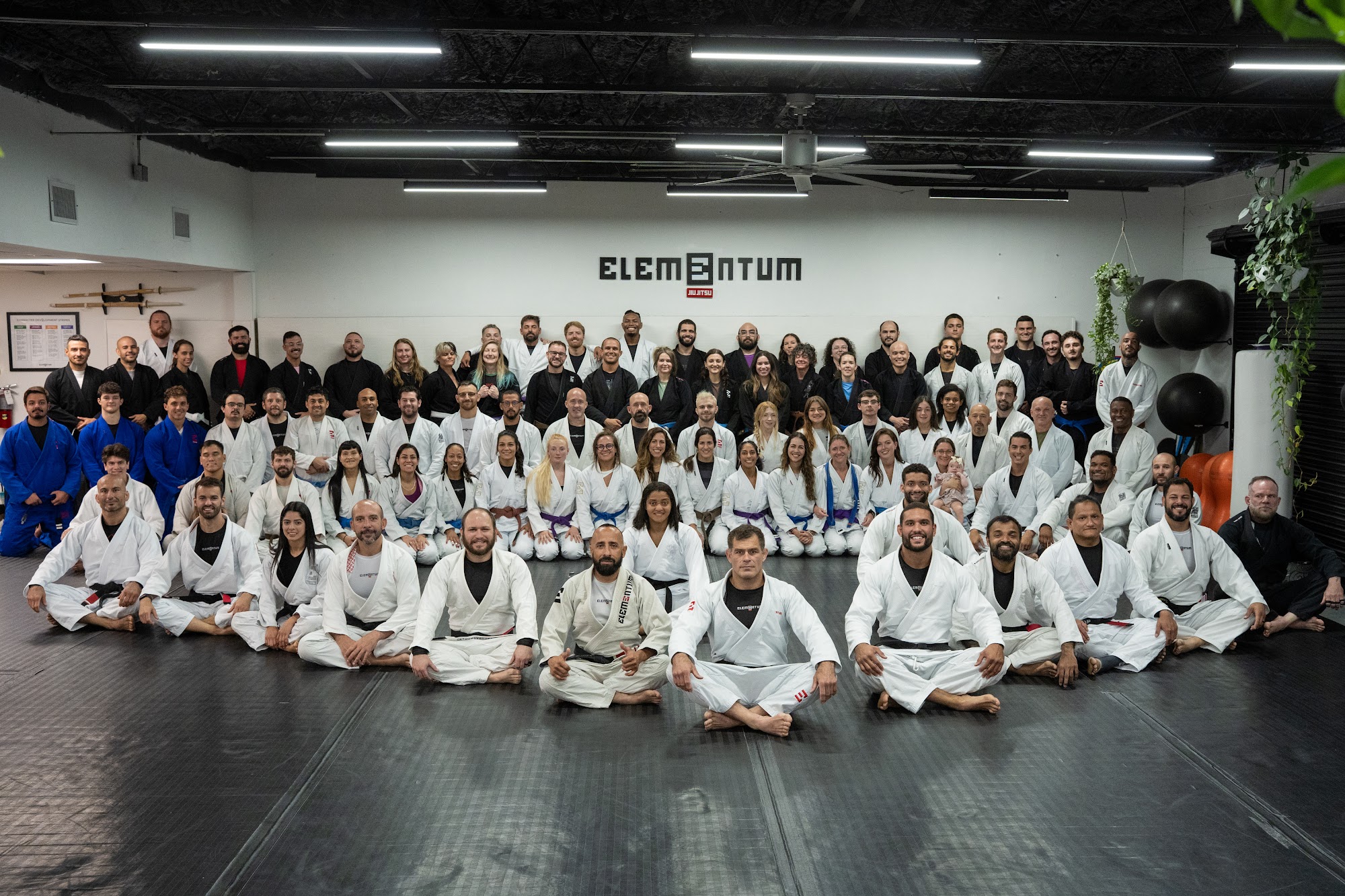 The Elementum Jiu Jitsu community together on the mat